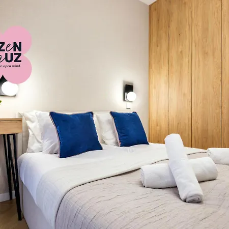 Luxury Two-bedroom With Terrace By Tyzenhauz