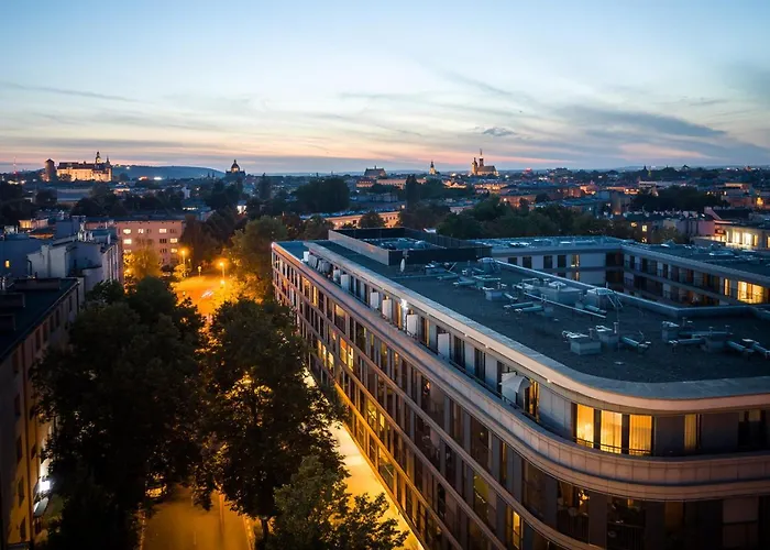 Luxury Two-bedroom With Terrace By Tyzenhauz