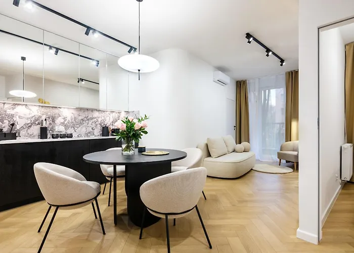 Luxury Two-bedroom With Terrace By Tyzenhauz *