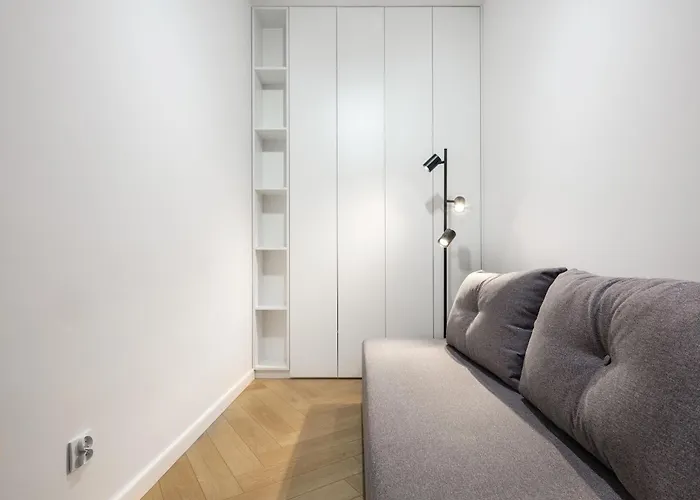 Luxury Two-bedroom With Terrace By Tyzenhauz